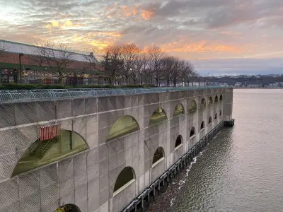 Explosion aboard tanker on Hudson River kills 1 worker, injures 2 others